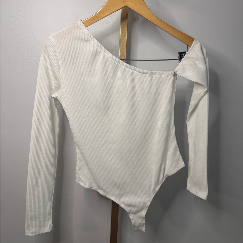 Off-Shoulder Longsleeve Bodysuit